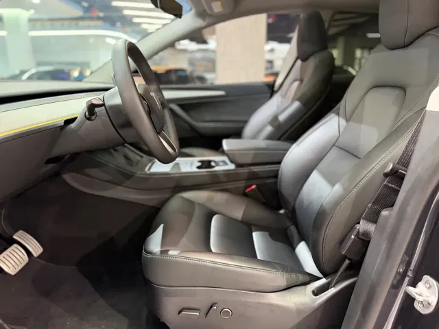 Tesla Model Y — Фото автомобиля 4