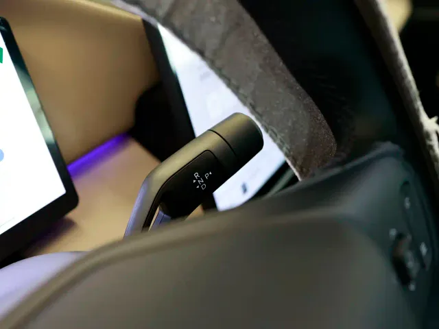 Volvo XC70 Plug-in Hybrid — Фото автомобиля 10