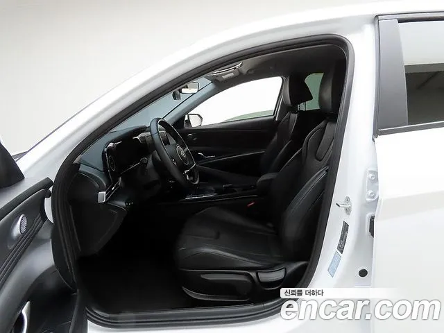 Hyundai Avante CN7 — Фото автомобиля 13