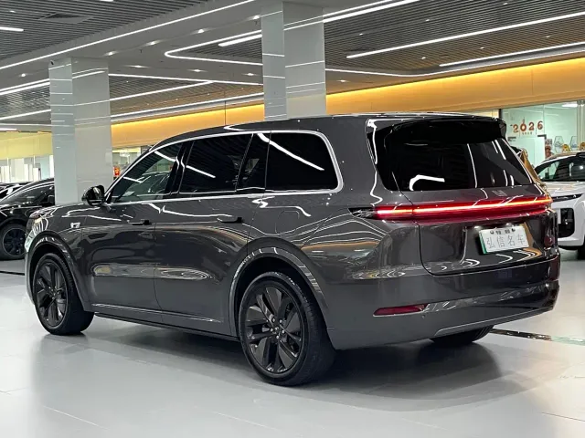 Li Auto L9 — Фото автомобиля 19