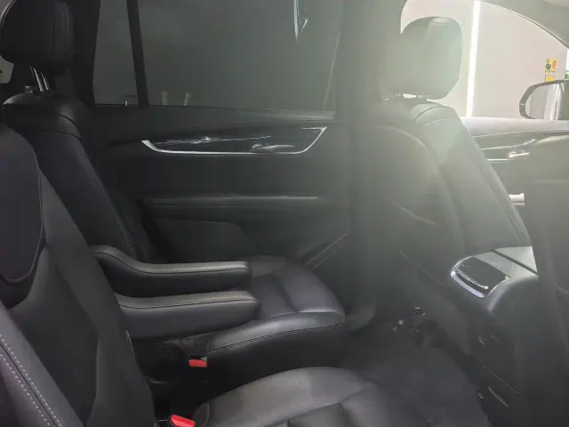 Cadillac XT6 — Фото автомобиля 10