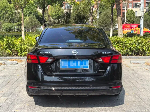 Nissan Teana — Фото автомобиля 8
