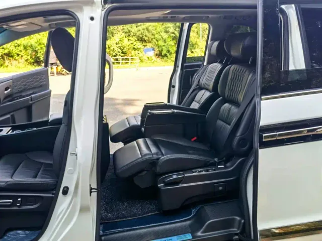 Honda Elysion — Фото автомобиля 10