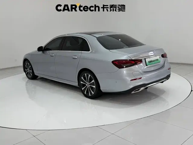 Mercedes-Benz E-Class — Фото автомобиля 7