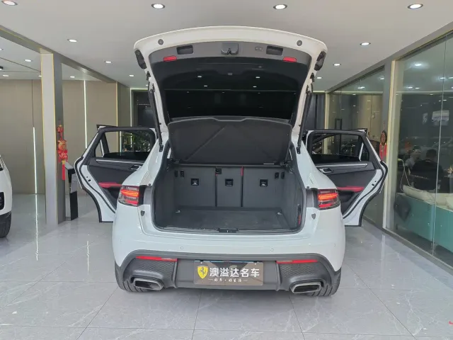 Porsche Macan — Фото автомобиля 20