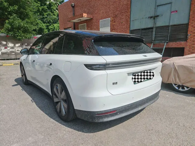 Li Auto i6 — Фото автомобиля 7