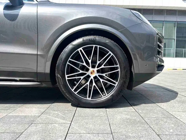 Porsche Cayenne — Фото автомобиля 12
