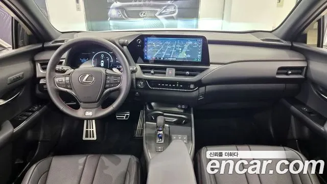 Lexus UX — Фото автомобиля 7