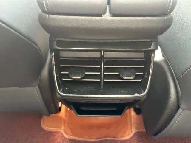 Geely Boyue L 2024 1.5TD DCT Premium Edition — Фото автомобиля 15