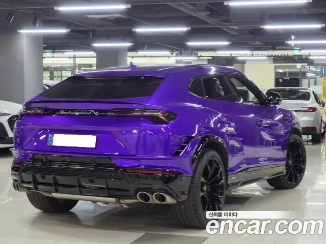 Lamborghini Urus — Фото автомобиля 3
