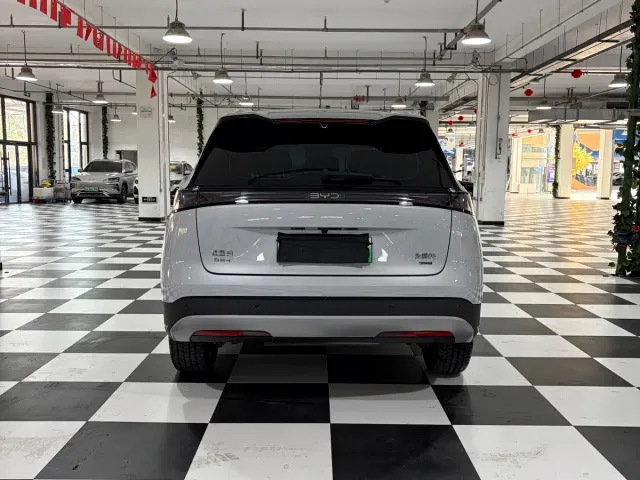 BYD Seal 05 DM-i — Фото автомобиля 6