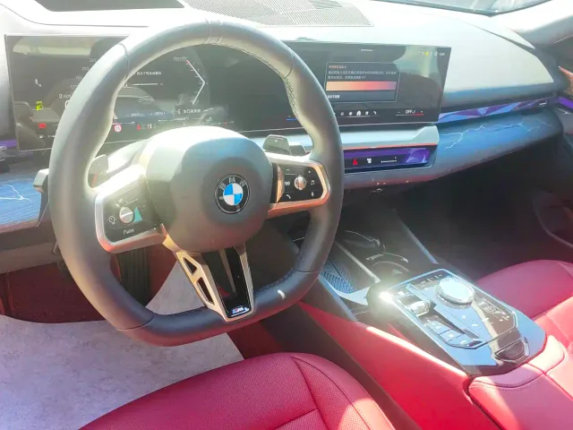 BMW 5 Series — Фото автомобиля 4