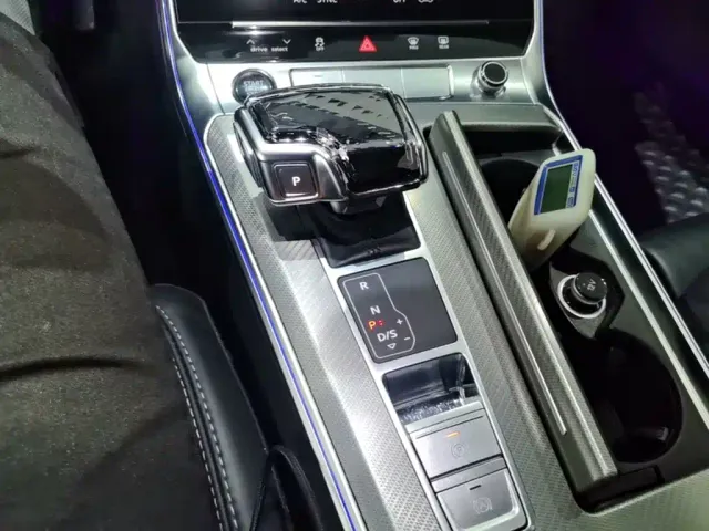 Audi A6L — Фото автомобиля 13