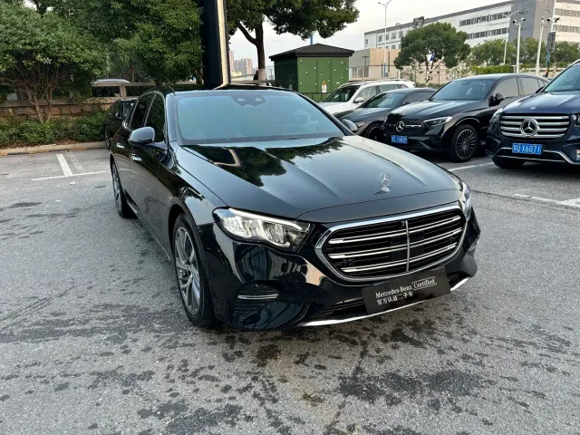 Mercedes-Benz E-Class — Фото автомобиля 3