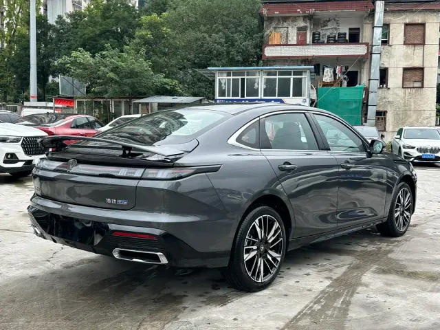 Changan Eado — Фото автомобиля 5