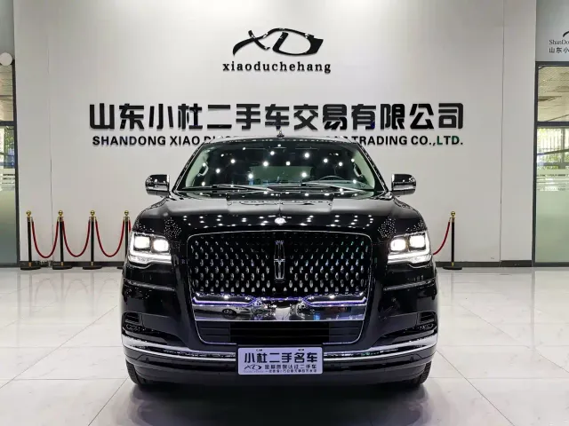 Фотография автомобиля — Lincoln Navigator