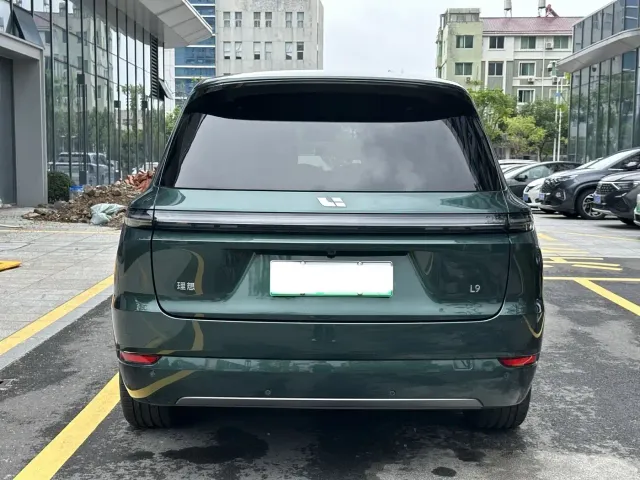 Li Auto L9 — Фото автомобиля 6