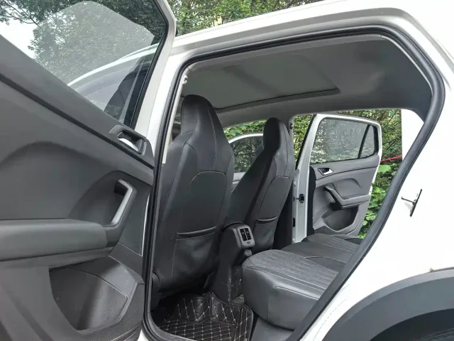 Volkswagen T-Cross — Фото автомобиля 10