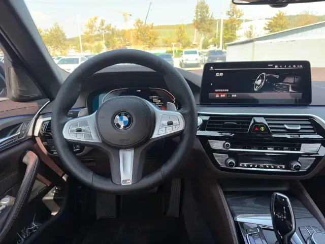 BMW 5 Series — Фото автомобиля 7