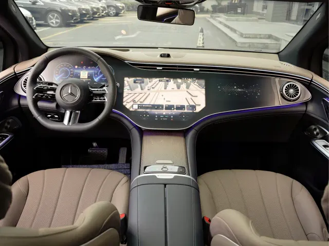 Mercedes-Benz EQE SUV — Фото автомобиля 14