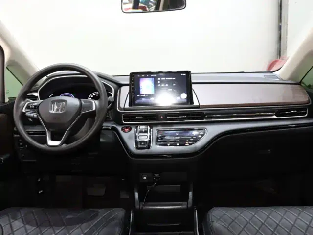 Honda Odyssey — Фото автомобиля 12