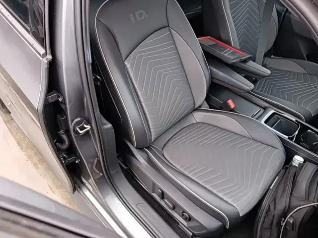 Volkswagen ID.3 — Фото автомобиля 24