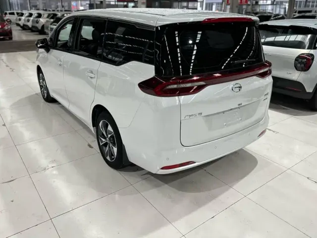 GAC Trumpchi M6 — Фото автомобиля 20