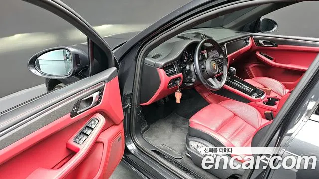 Porsche Macan — Фото автомобиля 12