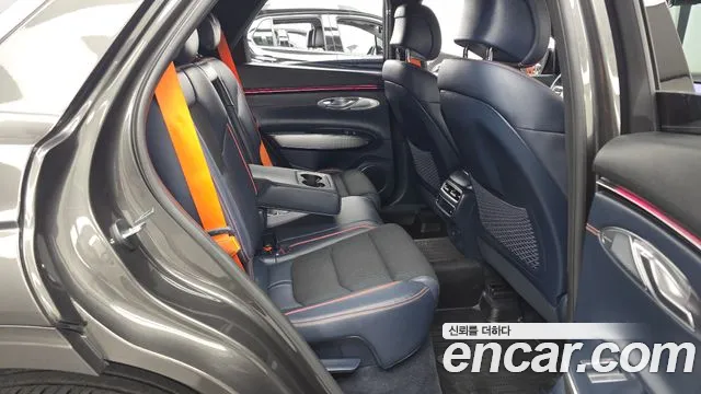 Genesis GV70 — Фото автомобиля 18