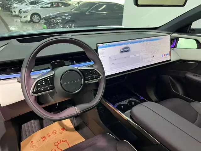 Mazda EZ-60 — Фото автомобиля 4