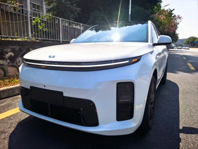 Фотография автомобиля — Li Auto L6