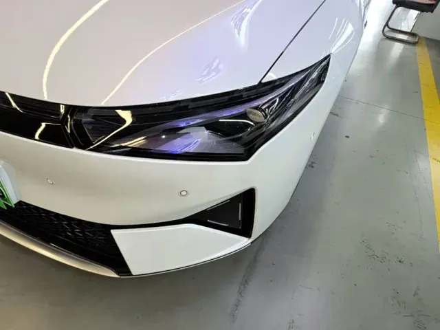 Xpeng P5 — Фото автомобиля 23