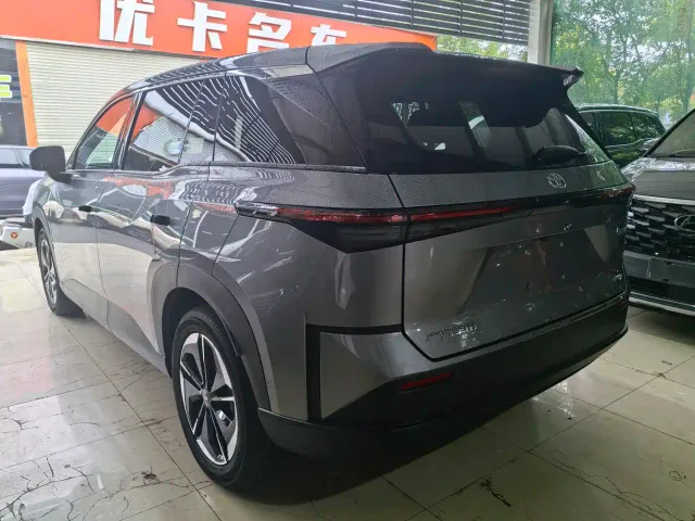Toyota BoZhi 3X — Фото автомобиля 13
