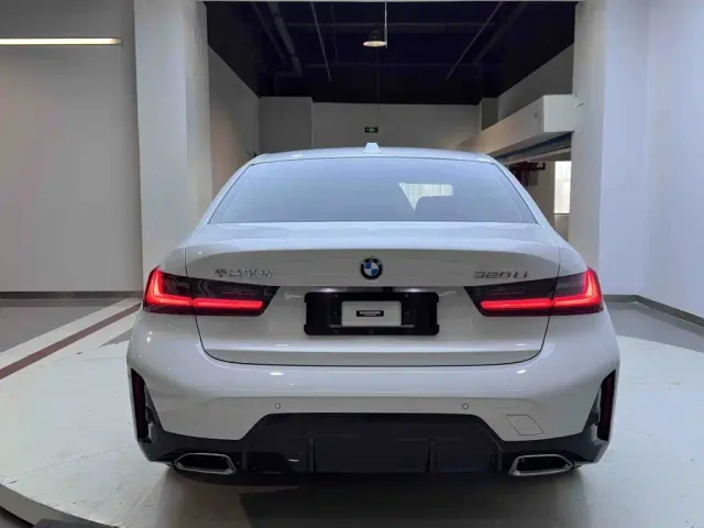 BMW 3 Series — Фото автомобиля 5