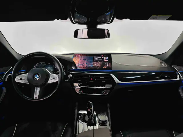 BMW 5 Series — Фото автомобиля 25