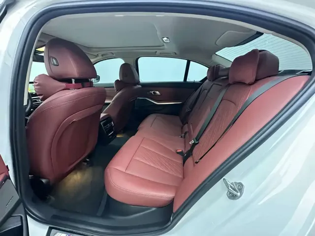 BMW 3 Series — Фото автомобиля 9