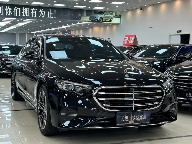 Mercedes-Benz E-Class — Фото автомобиля 2
