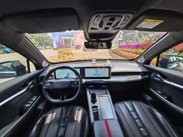 Roewe RX5 Max — Фото автомобиля 6