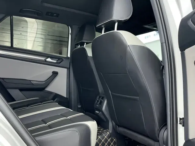 Volkswagen T-Roc — Фото автомобиля 18