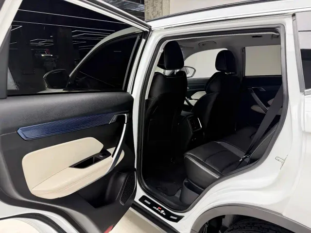 Geely Boyue — Фото автомобиля 17