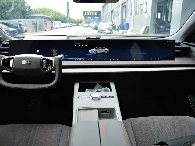 Geely Galaxy E8 — Фото автомобиля 9