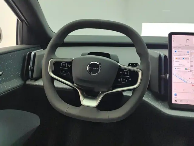 Volvo EX30 — Фото автомобиля 15