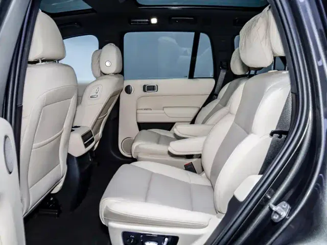 Li Auto L8 — Фото автомобиля 11