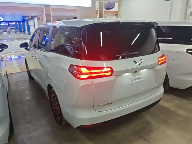 Wuling Starlight 730 — Фото автомобиля 4
