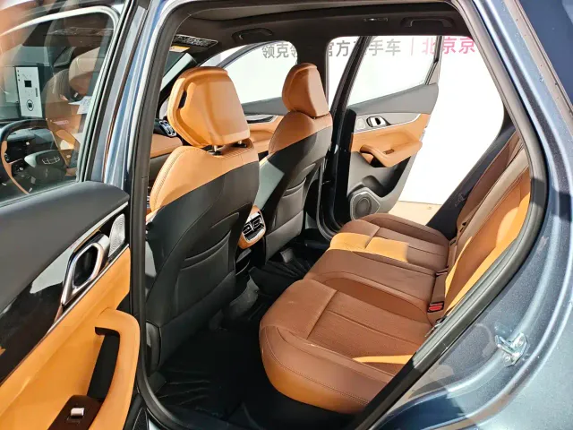 Geely Boyue L — Фото автомобиля 7
