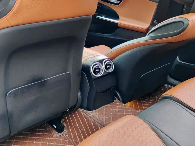 Mercedes-Benz C-Class — Фото автомобиля 9