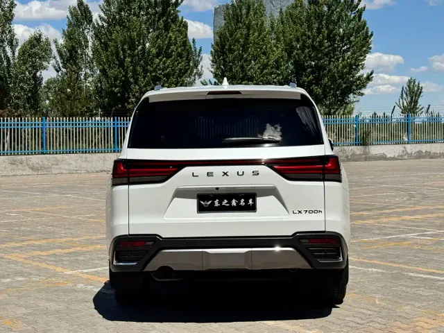 Lexus LX — Фото автомобиля 4