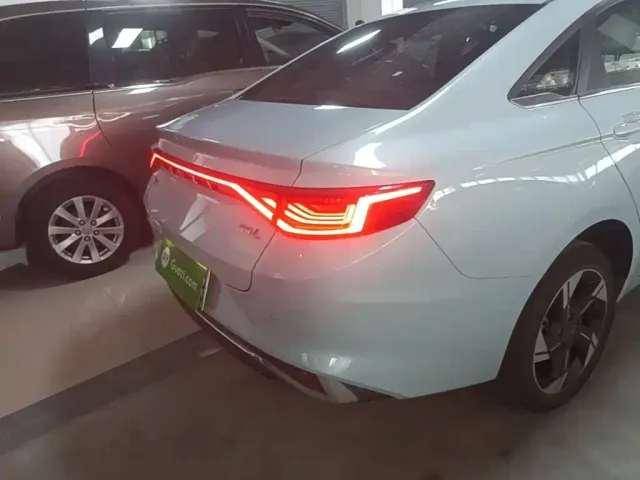 Geely Emgrand L — Фото автомобиля 7