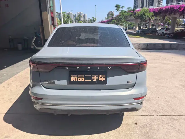 Geely Emgrand — Фото автомобиля 10