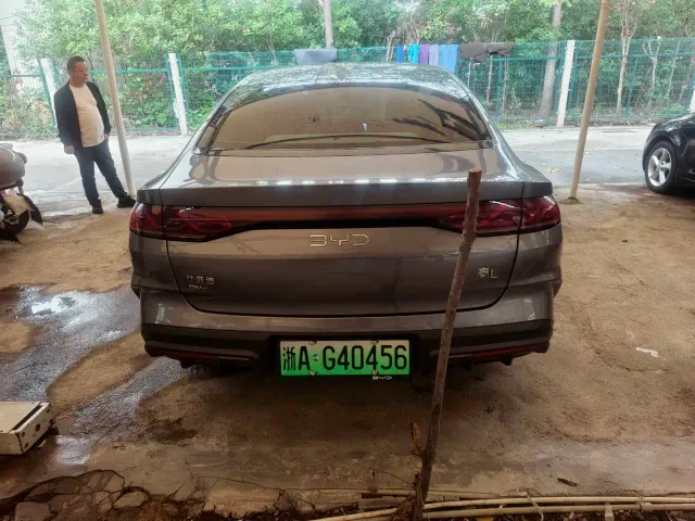 BYD Qin L — Фото автомобиля 9